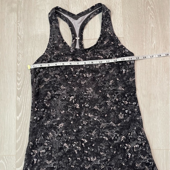 Lululemon Cool Racerback Tank Top *Nulu
Blossom Overlay Starlight size 4 / 6 fit - Picture 7 of 12